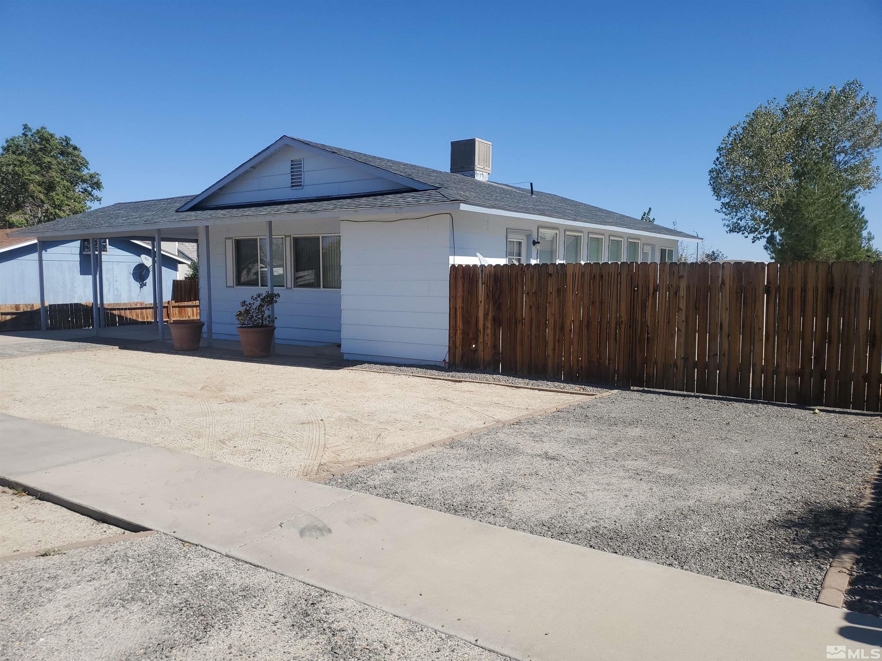 Cedar St, Hawthorne, NV 89415