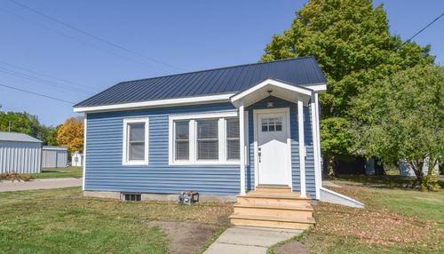 34 Park St, Quincy, MI, 49082-1120 | Card Image