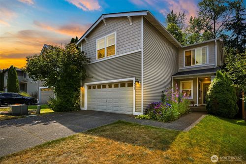 4663 Glacier St, Mount Vernon, WA, 98273-8926 | Card Image