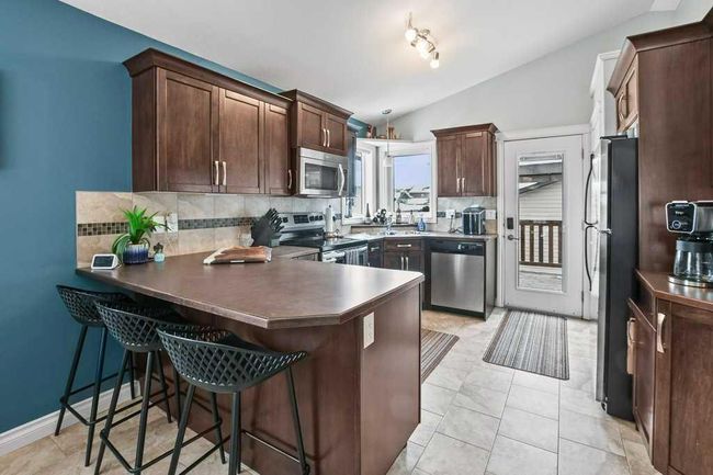 196 Cedar Square, House other with 3 bedrooms, 2 bathrooms and 4 parking in Blackfalds AB | Image 9