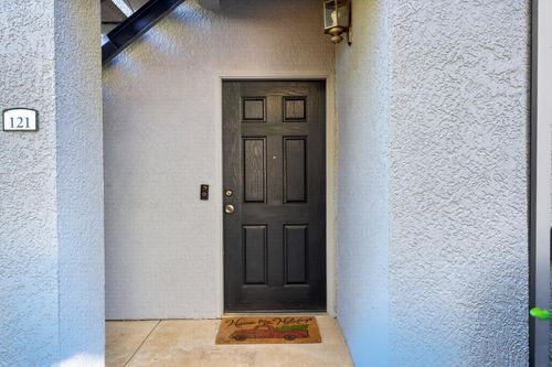 121-5201 Laguna Oaks Dr, Elk Grove, CA, 95758-7324 | Card Image