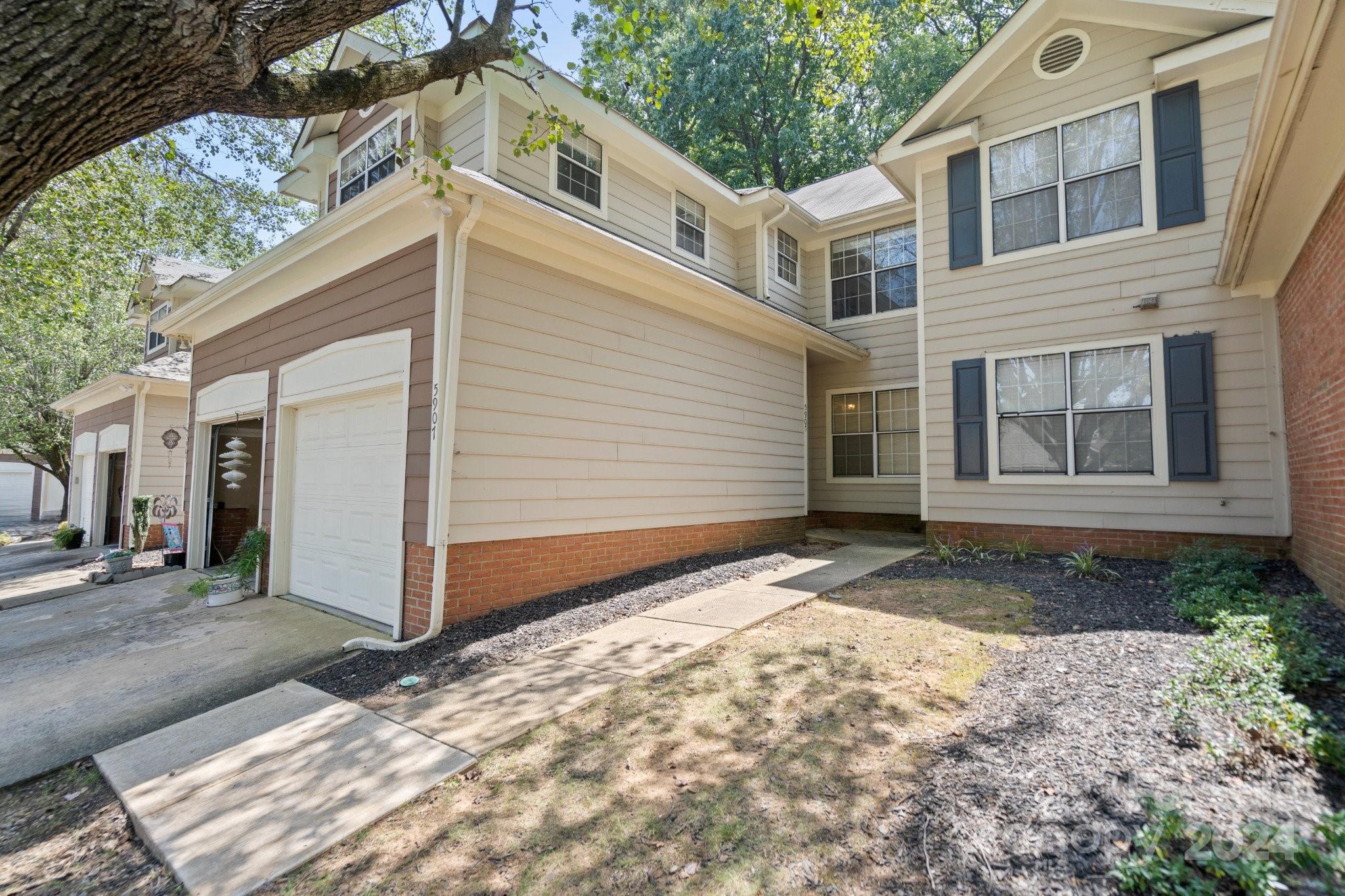 Amity Springs Dr, Charlotte, NC 28212
