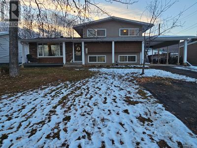 4705 46 Th St, House other with 5 bedrooms, 2 bathrooms and 3 parking in Chetwynd BC | Image 1