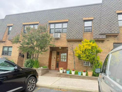 2fl-84-40 98th St, Woodhaven, NY, 11421-1735 | Card Image