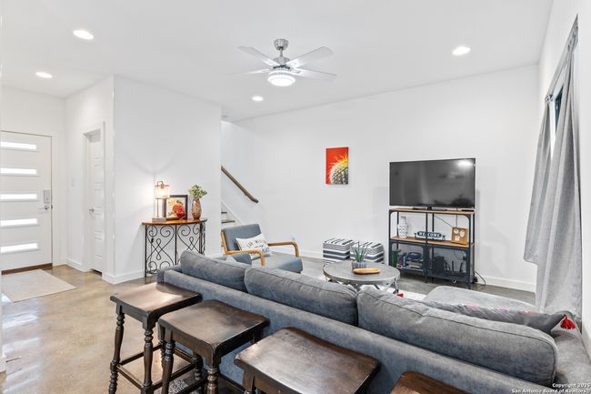 UNIT-401 - 211 Utah St, Townhouse with 2 bedrooms, 3 bathrooms and null parking in San Antonio TX | Image 10