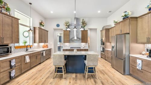 924 Annabelle Ave, Bulverde, TX, 78163-2556 | Card Image