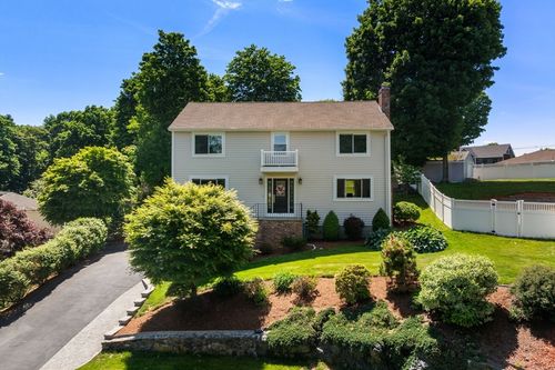 5 Patrick Cir, Stoneham, MA, 02180-1326 | Card Image