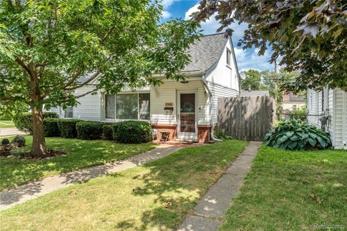 22860 Rosalind Ave, Eastpointe, MI, 48021-1974 | Card Image