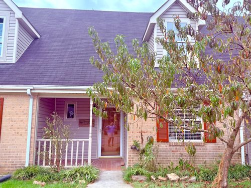 7528 Eric Dr, Chattanooga, TN, 37421-4102 | Card Image