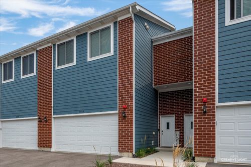 1016 Gillespie Ln, Yorkville, IL, 60560 | Card Image