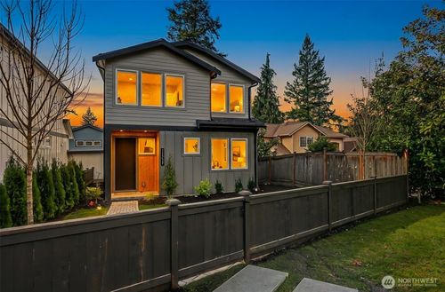 11217 Ne 95th St, Kirkland, WA, 98033-5105 | Card Image