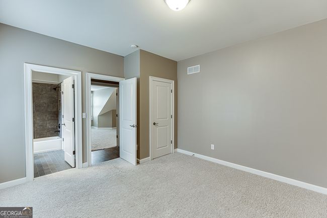 7056 Dove Point Ln, House other with 4 bedrooms, 3 bathrooms and null parking in Hoschton GA | Image 38