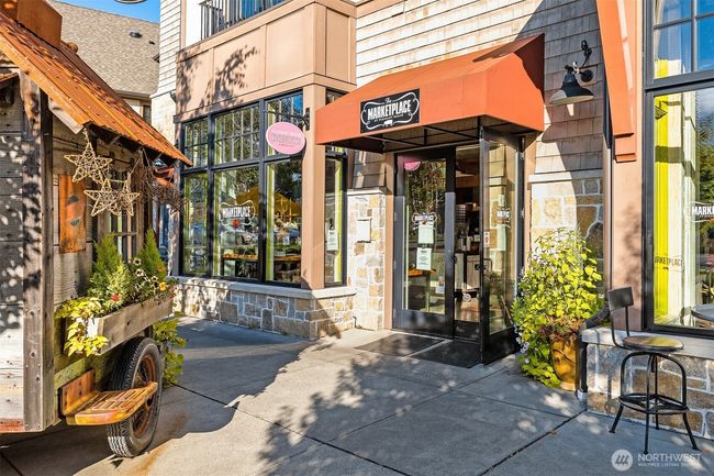 The amenities of Pleasant Beach Village include local shops, restaurants, a charming inn, the Pool at Pleasant Beach Village and entertainment. | Image 27