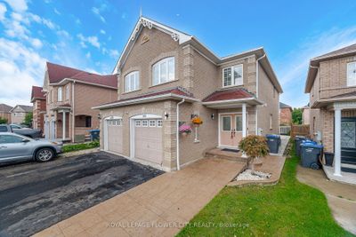 144 Tiller Trail, House attached with 3 bedrooms, 4 bathrooms and 5 parking in Brampton ON | Image 1