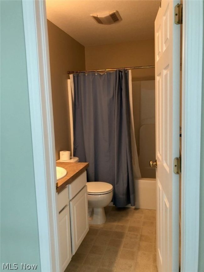 2823 Carriage Stone St Nw, House other with 3 bedrooms, 3 bathrooms and null parking in Uniontown OH | Image 19