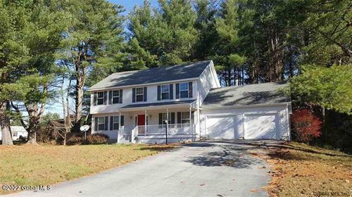 4 Round Table Rd, Saratoga Springs, NY, 12866-6127 | Card Image