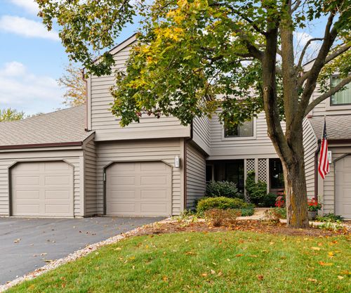 748 Shoreline Rd, Lake Barrington, IL, 60010-3824 | Card Image