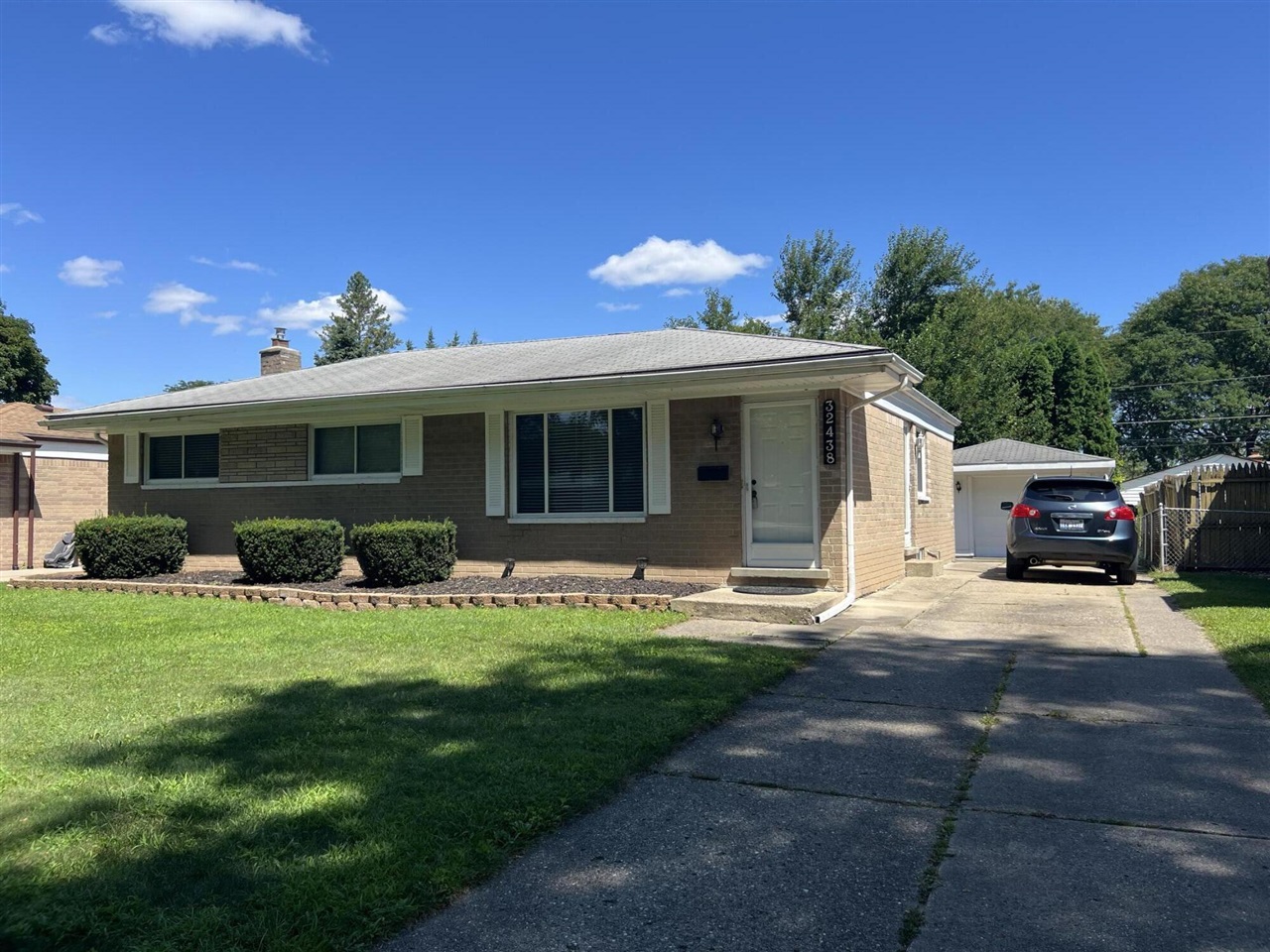 Wareham Dr, Warren, MI 48092