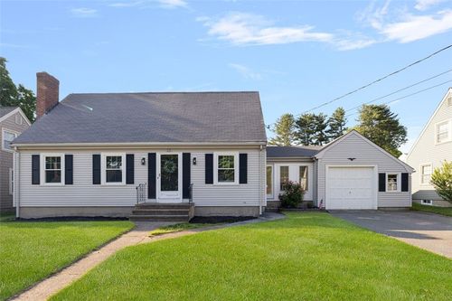 125 Fiske Ave, Cumberland, RI, 02864-3526 | Card Image