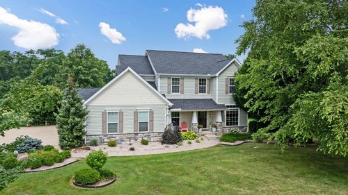 135 Stone Creek Dr, Granville, OH, 43023-8030 | Card Image