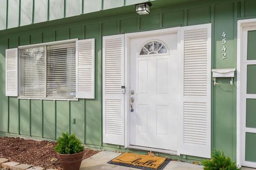 4542 W 50th St, Roeland Park, KS, 66205-1302 | Card Image