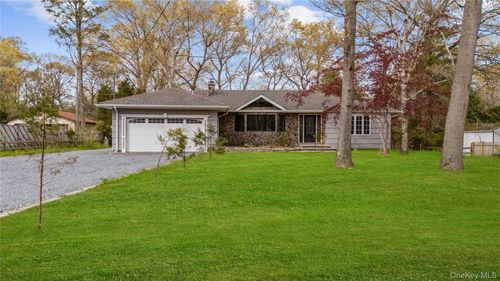 257 Southlawn Ave, Central Islip, NY, 11722-3406 | Card Image