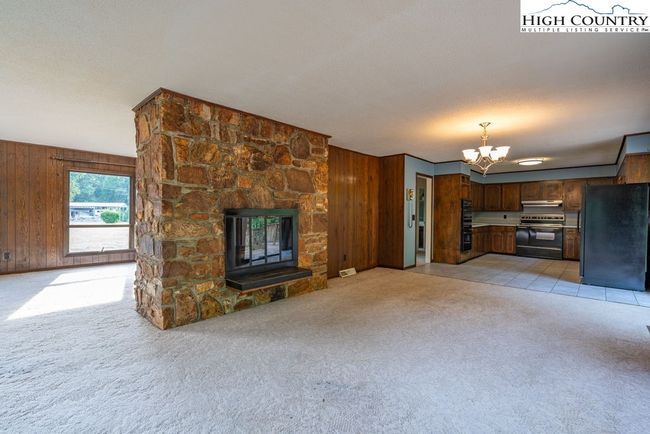 835 Ridge Rd, House other with 3 bedrooms, 3 bathrooms and null parking in Spruce Pine NC | Image 8