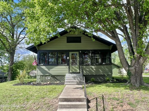 517 Cooper St, Carthage, MO, 64836-2742 | Card Image