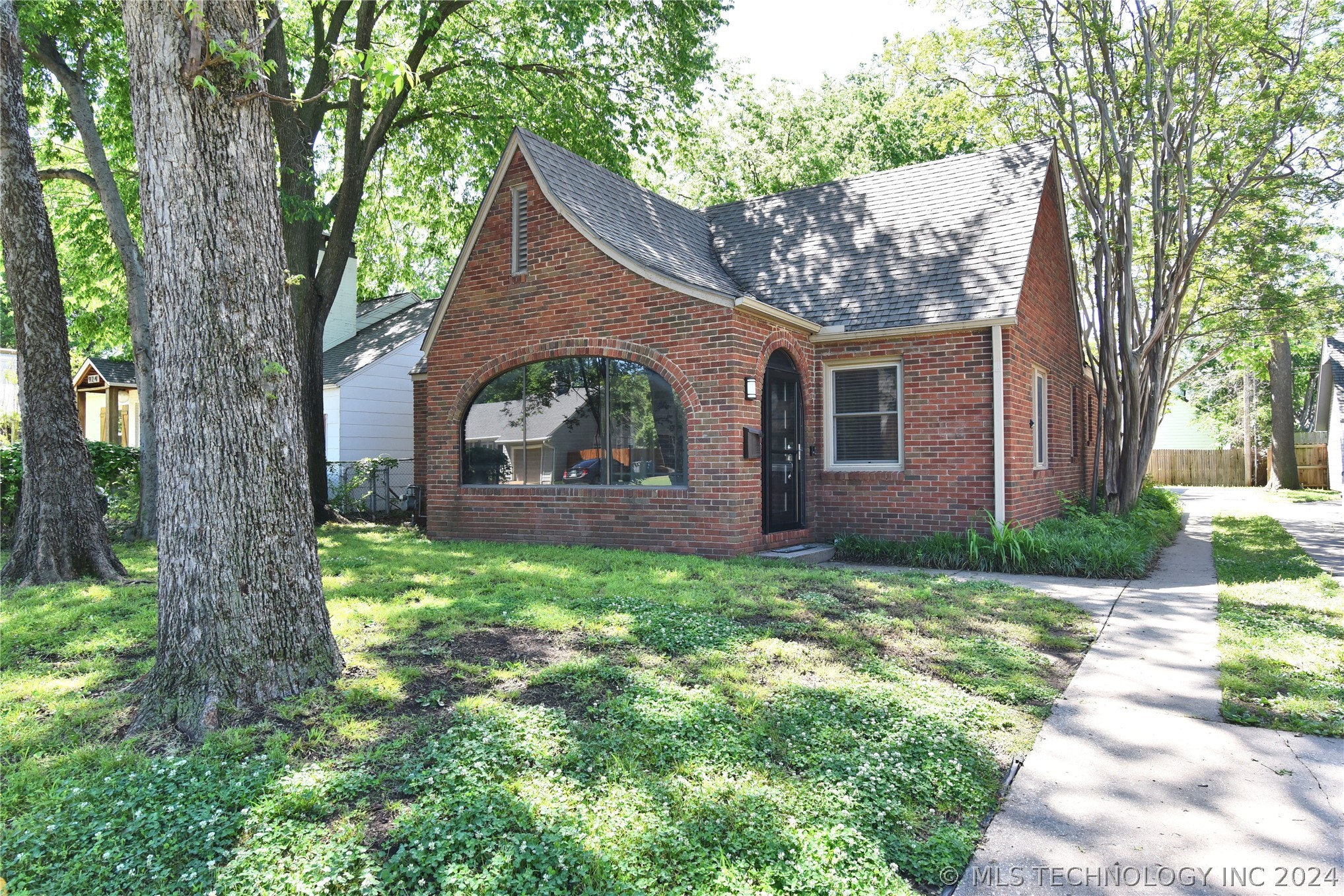 36th Pl, Tulsa, OK 74105