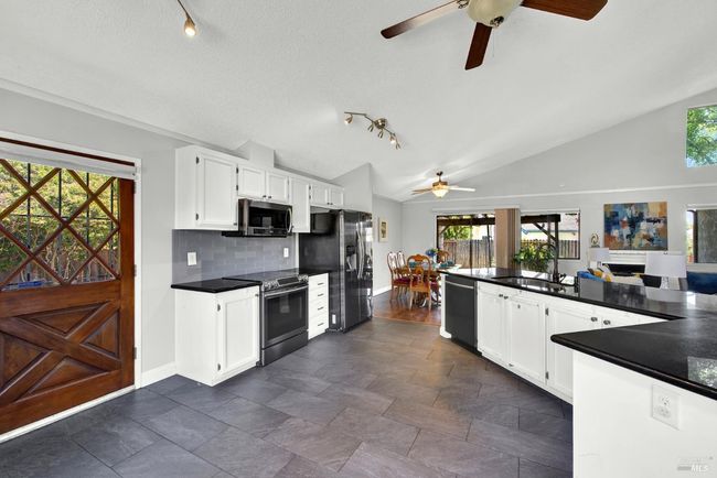 945 Hickory Avenue, House other with 3 bedrooms, 2 bathrooms and 2 parking in Fairfield CA | Image 9