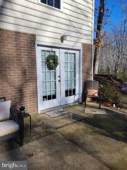 8214 Howard Trl, Fredericksburg, VA, 22407-2126 | Card Image