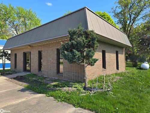 209 W Railroad St, Mount Union, IA, 52644-9608 | Card Image