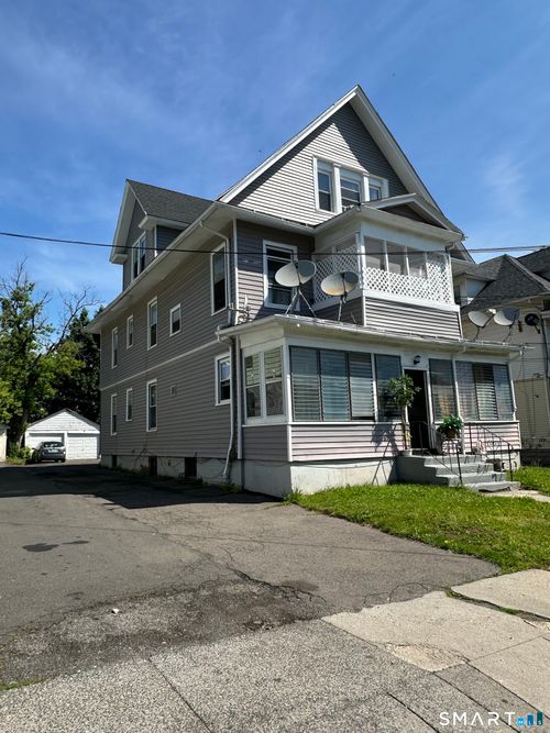 118 Barker St, Hartford, CT, 06114-1818 | Card Image