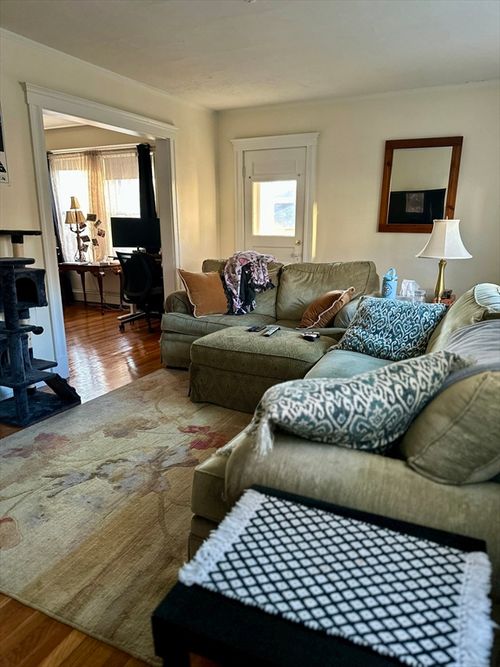 1-122 Warren St, Medford, MA, 02155-2261 | Card Image