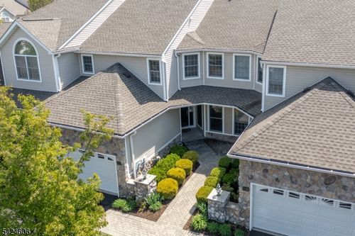 20 Pine Valley Rd, Livingston, NJ, 07039-8212 | Card Image