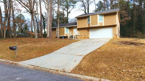 586 Stonehedge Dr, Stone Mountain, GA, 30087-4847 | Card Image