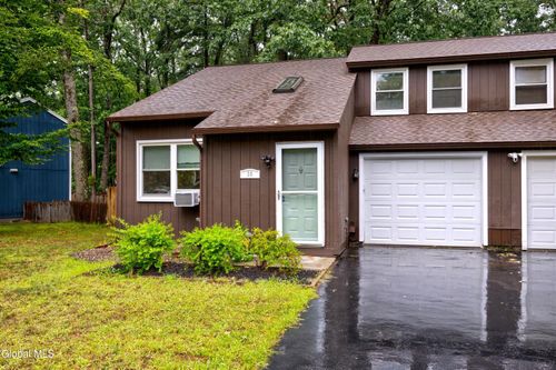 20 Wake Robin Rd, Malta, NY, 12020-4446 | Card Image