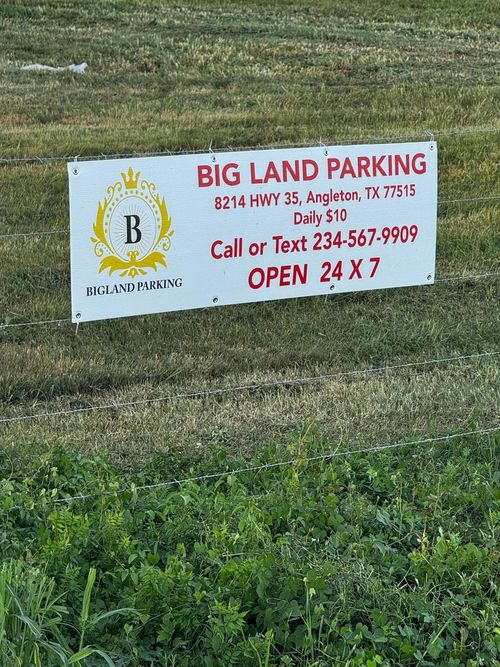 8214 W Highway 35, Angleton, TX, 77515 | Card Image