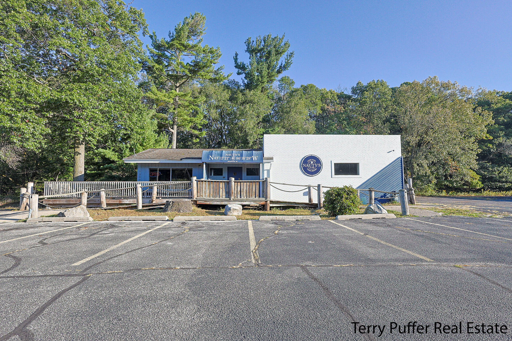 1300 W Sherman Blvd, Muskegon, MI 49441