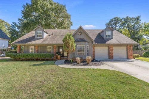 8 Dove Creek Cir, North Little Rock, AR, 72116-6402 | Card Image