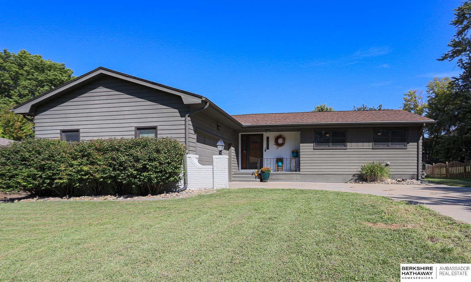 Beverly Manor Ln, Council Bluffs, IA 51503