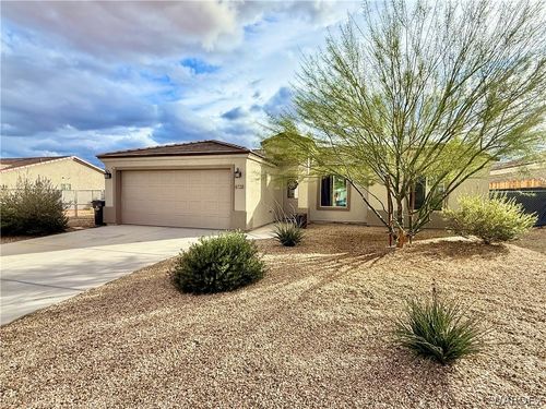 6728 W Nielsen Way, Golden Valley, AZ, 86413 | Card Image