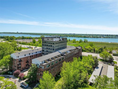 apt-413w-6533 E Jefferson Ave, Detroit, MI, 48207-4363 | Card Image