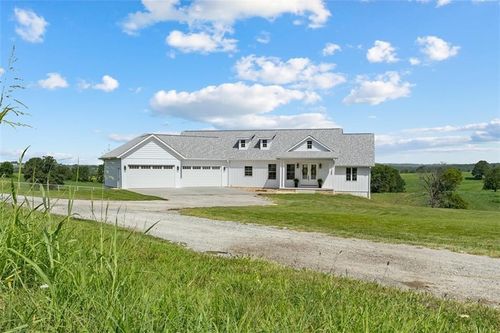 10836 Hill Country Rd, Harrison, AR, 72601-8586 | Card Image