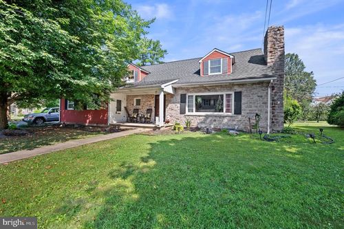 1935 Custer St, Allentown, PA, 18104-1417 | Card Image