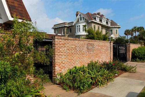 apt-b12-1726 Broadway St, Galveston, TX, 77550-4949 | Card Image