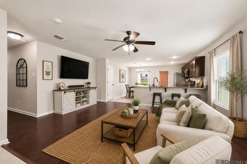 26621 Evangeline Trace Blvd, Denham Springs, LA, 70726-6109 | Card Image