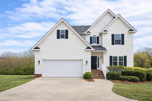 5221 Belews Creek Rd, Walkertown, NC, 27051-9635 | Card Image