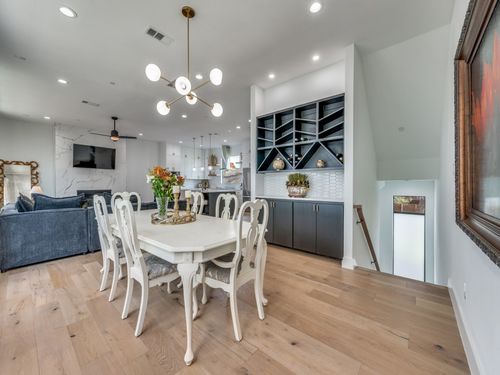 b-2315 Kirby St, Dallas, TX, 75204-3574 | Card Image