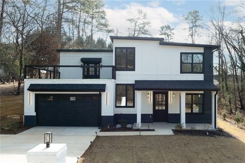 6465 Yacht Club Rd, Flowery Branch, GA, 30542-3857 | Card Image